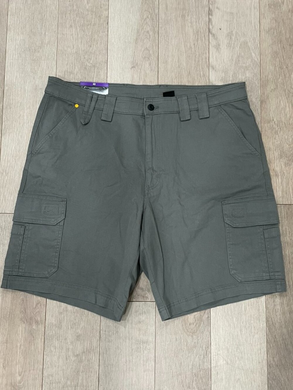 NWT Caterpillar (Cat) Men’s Cargo Shorts Gray Size 40